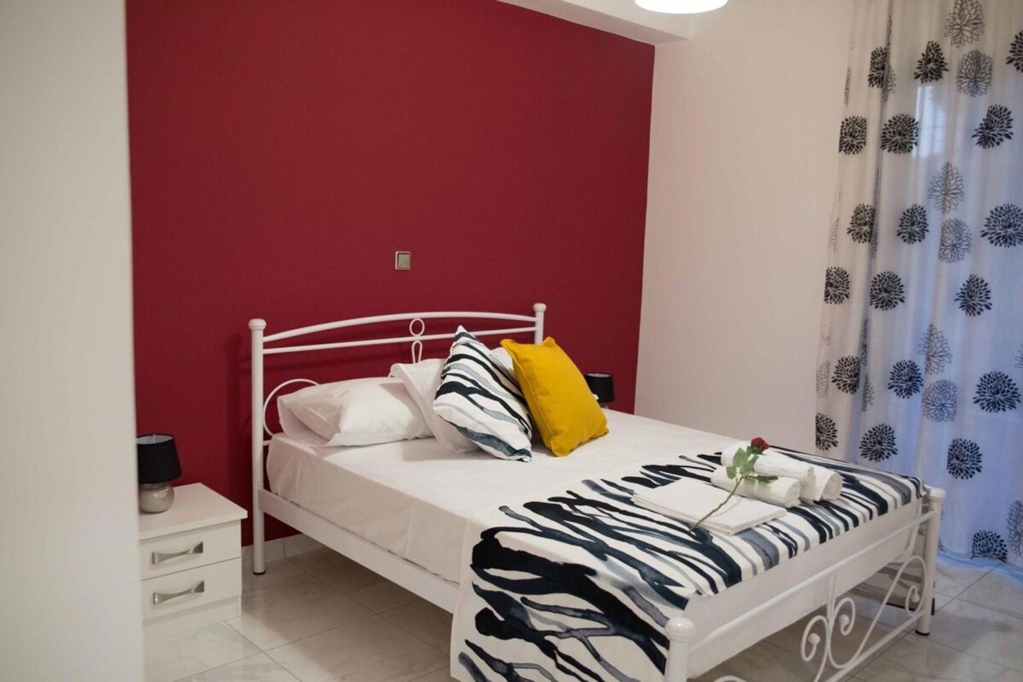 Cozy Apartment With Sea View Next To Marina Zeas El Pireo Exterior foto