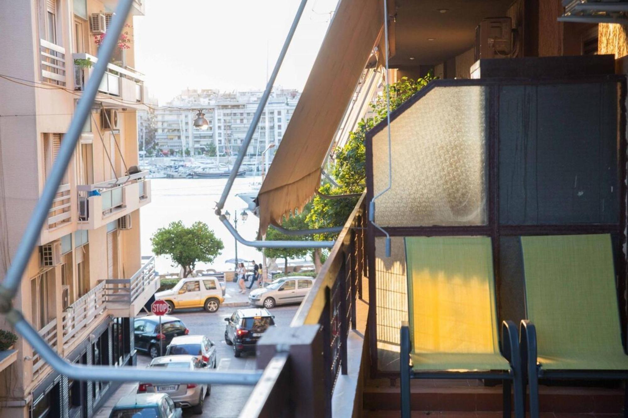 Cozy Apartment With Sea View Next To Marina Zeas El Pireo Exterior foto